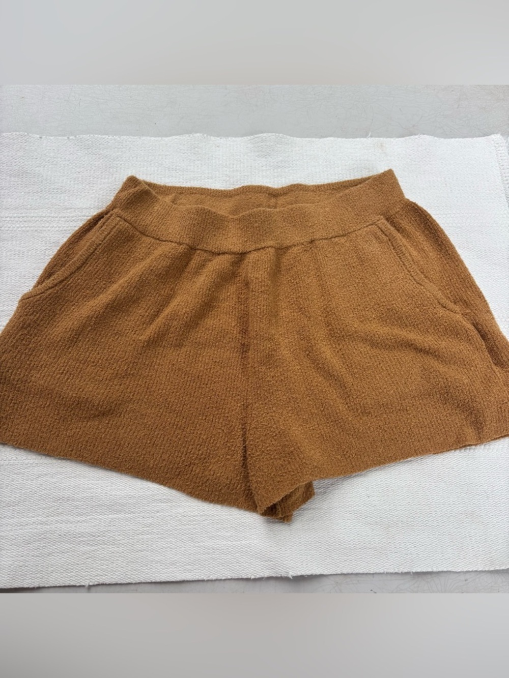 Madewell Fifi shorts feature a cozy taupe-colored terry knit fabric size small